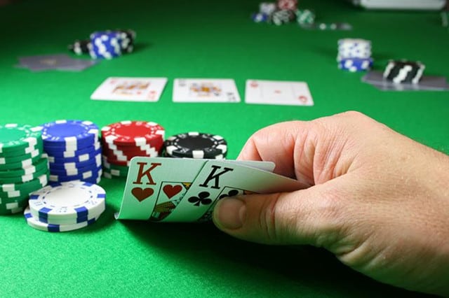 Khái niệm cơ bản về luật chơi của bài Baccarat