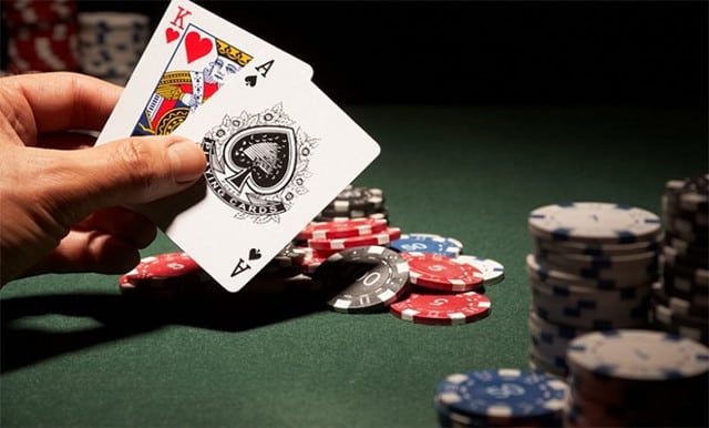 Blackjack và những tình huống nào thì nên rút bài và dừng lại