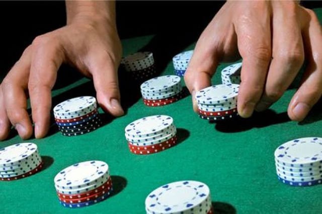 Kinh nghiệm chơi Poker Small Ball