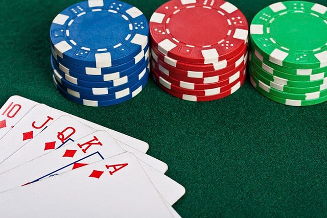 Cần những hiểu biết gì về tựa game Poker?