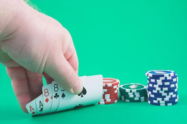 Hướng dẫn cách chơi poker từ A tới Z cho người mới