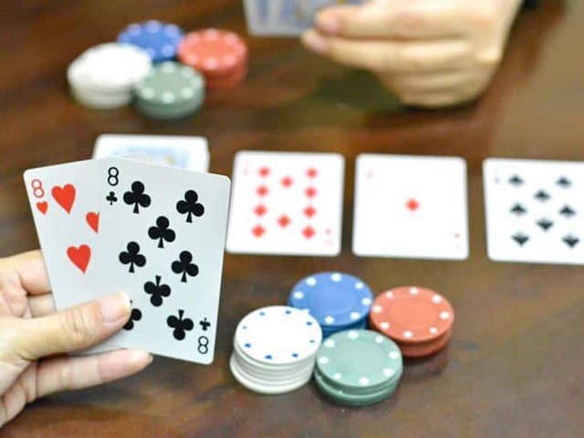 Kiếm tiền trong bài Poker có đơn giản như bạn nghĩ hay không?