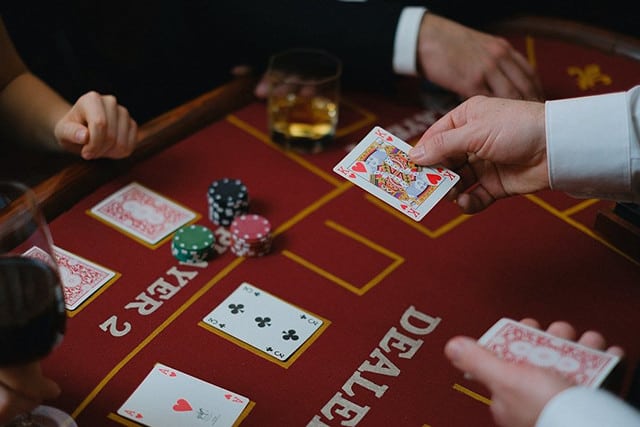 Tham gia Blackjack người chơi nên cân nhắc đến những yếu tố nào?