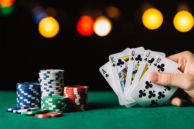 Tố láo là con dao 2 lưỡi trong Poker nên các game thủ nên tránh