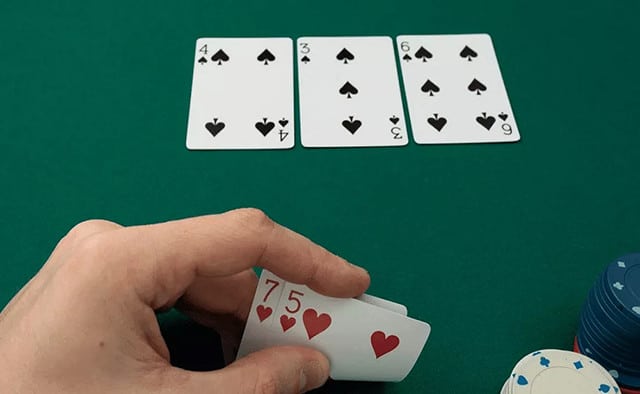 Bàn về ảnh hưởng của toán học đến ván bài Poker