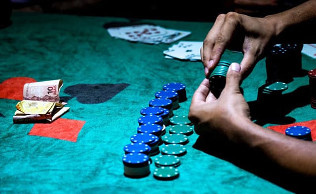 Phương pháp và chiến thuật chơi Poker giúp bạn thắng lớn