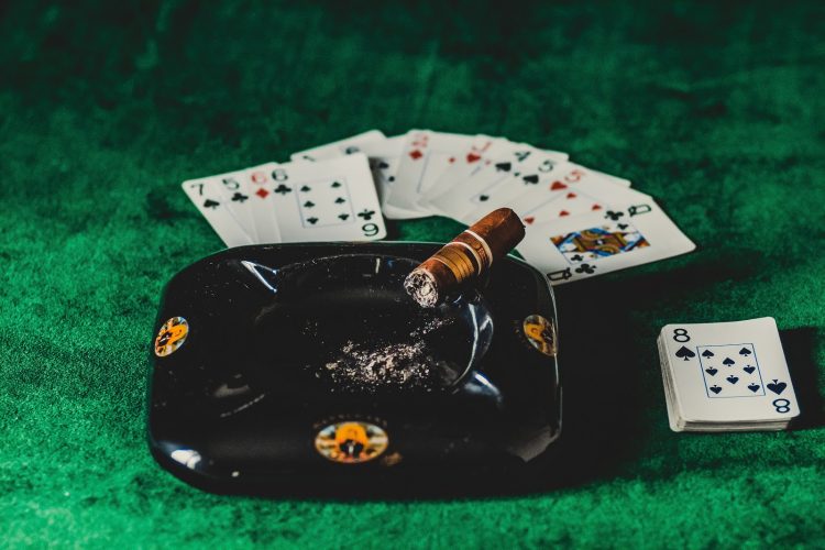 Những phương pháp giúp bạn chơi Poker giỏi hơn để nghiền ép đối thủ