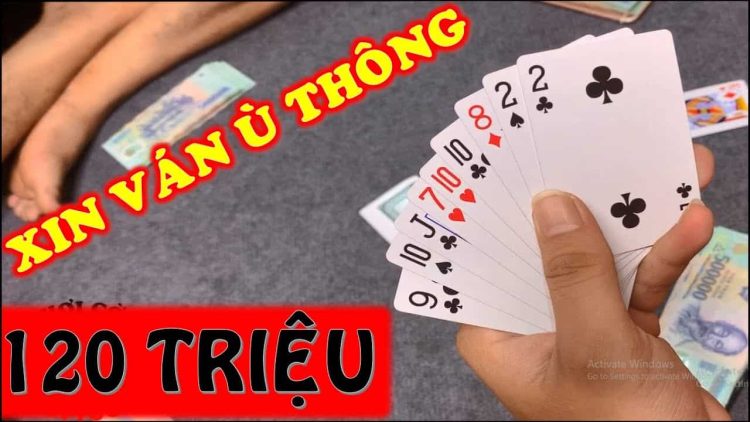 Nhiệm vụ của người chơi tham gia trong tựa game bài phỏm là gì?