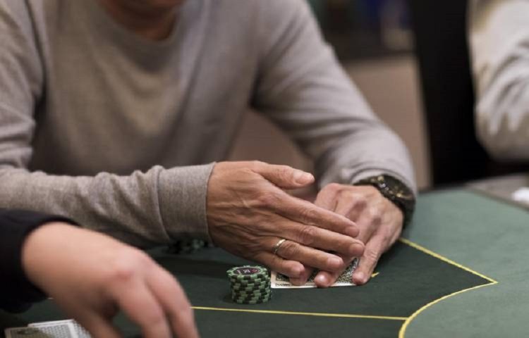 Giải mã những điều cần biết về trò chơi Poker online