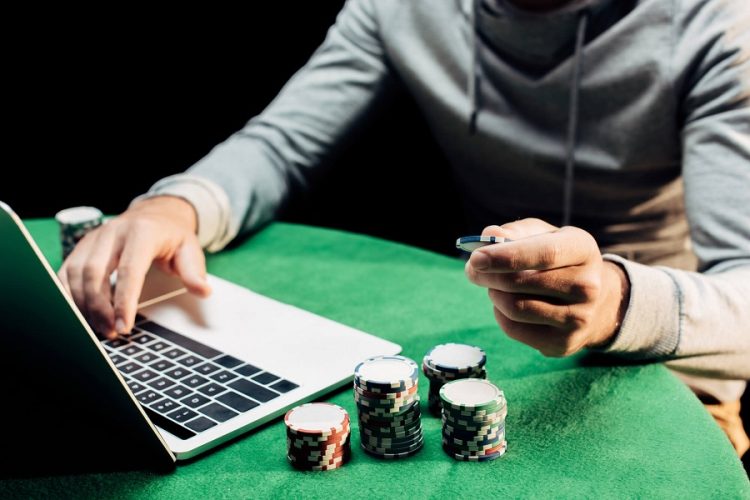 Một vài yếu tố giúp bạn chơi Poker hiệu quả hơn để có nhiều cơ hội chiến thắng đối thủ hơn