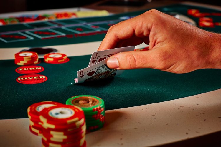 Hướng dẫn cách tính Outs chi tiết nhất trong Poker online?